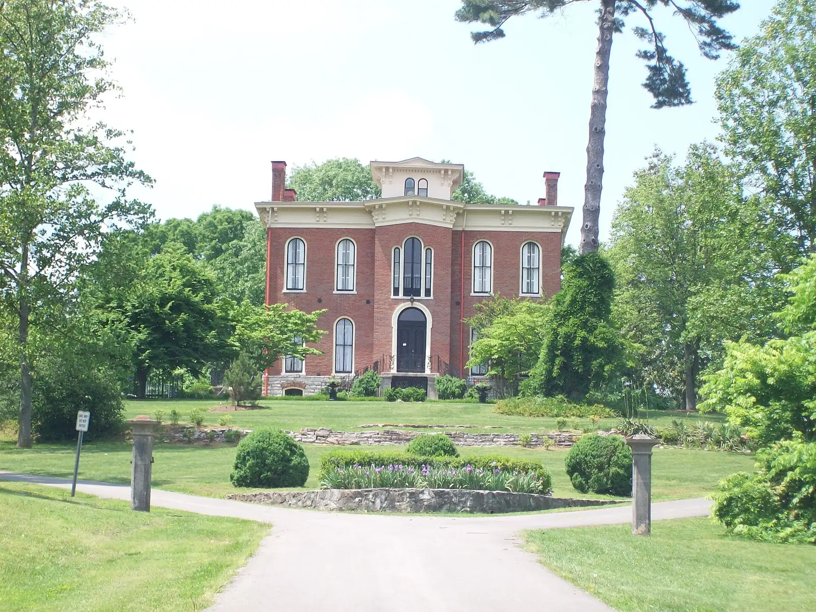 The Hobson House at Riverview at Hobson Grove, the historic house museum in Hobson Grove Park in Bowling Green