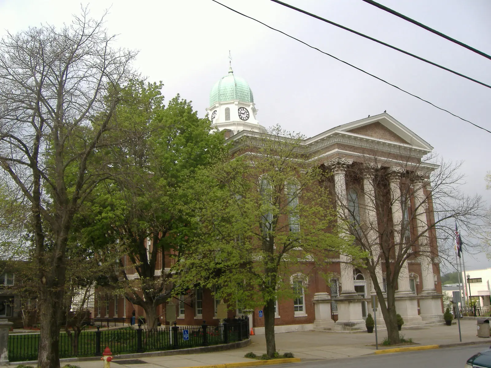 The old Warren County Courthouse in Bowling Green, seen from 10th Avenue