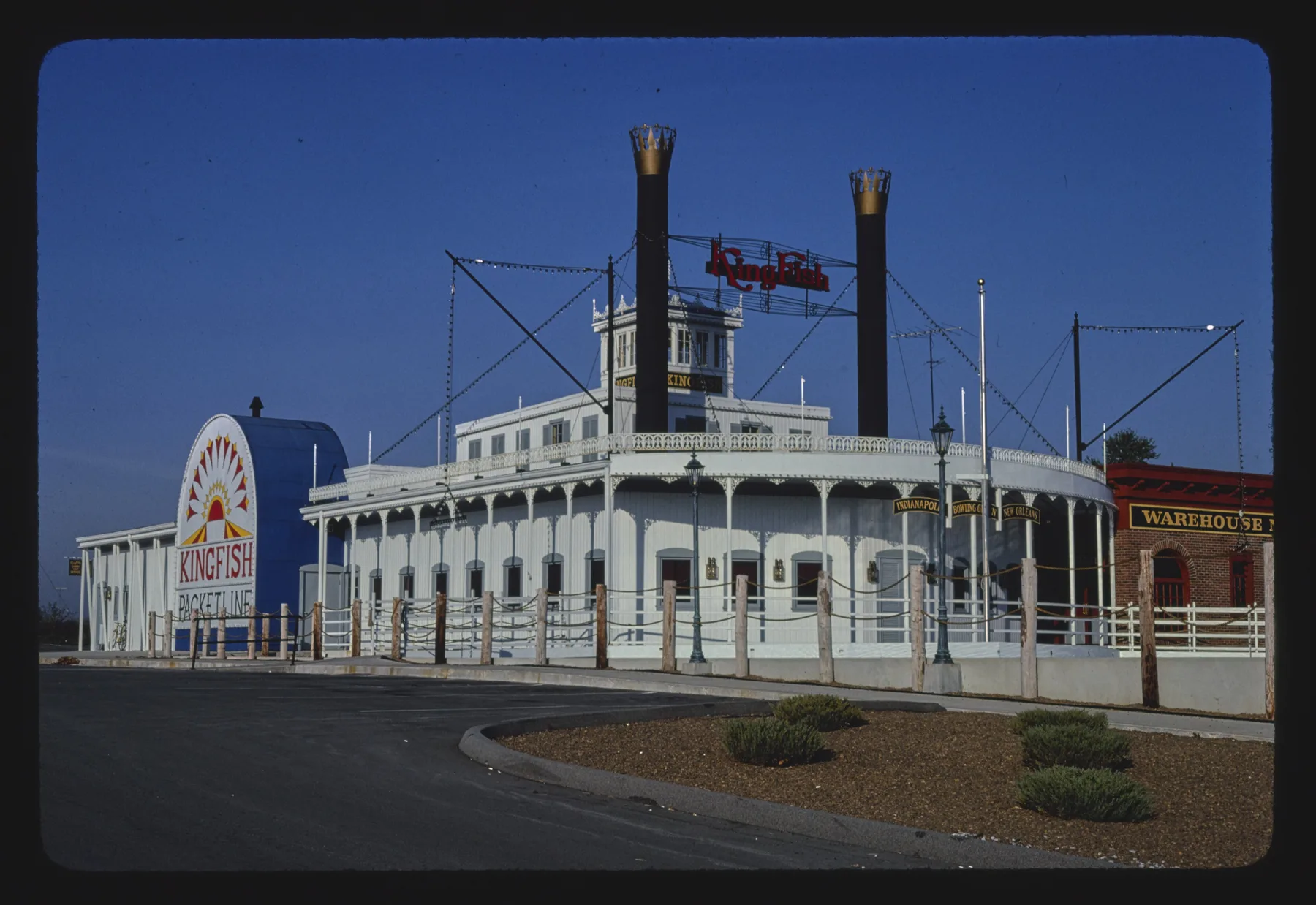 A riverboat-styled restaurant building in Bowling Green, photographed in the 1980s for John Margolies' Roadside America collection