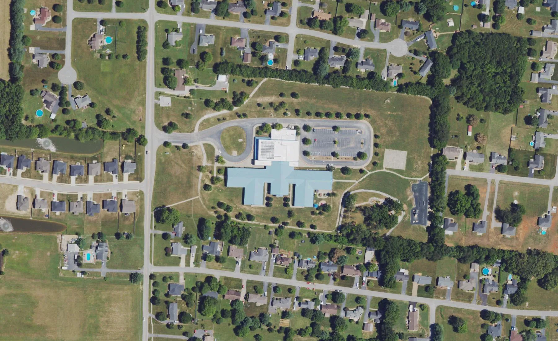 Plano Elementary on Plano Road in Bowling Green, seen from the air in 2022