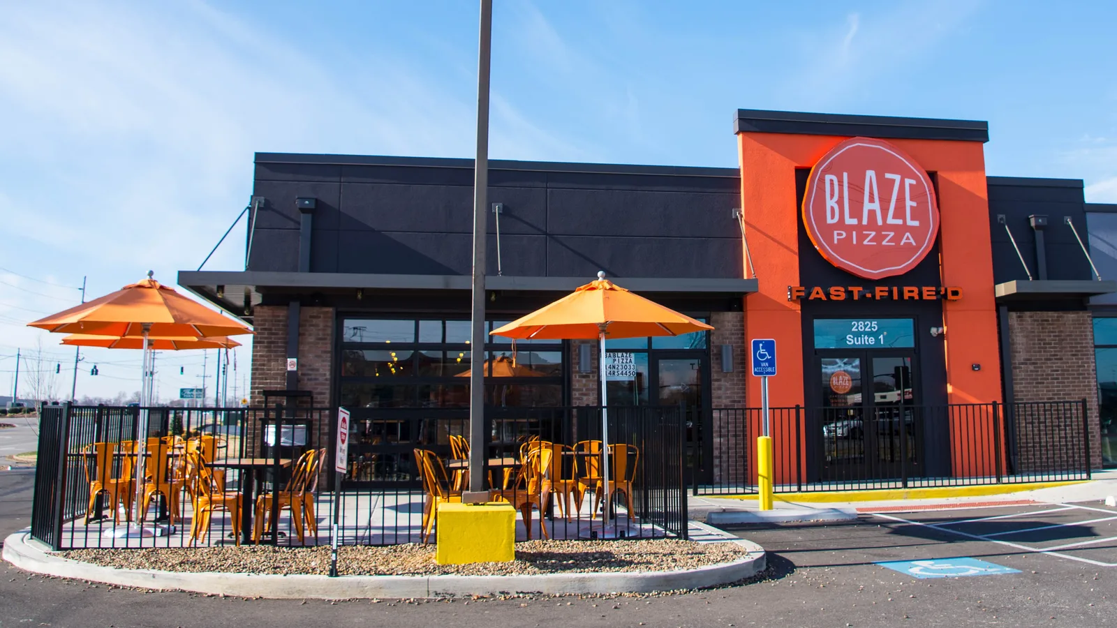 The patio outside Blaze Pizza at 2825 Scottsville Road in Bowling Green, photographed in December 2016